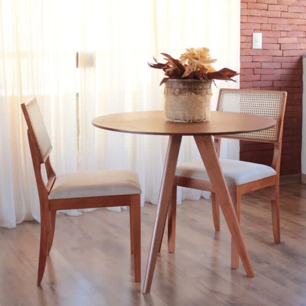 Mesa de Jantar Redonda Base Tripé em Madeira Maciça - 90 cm - Imagem 3